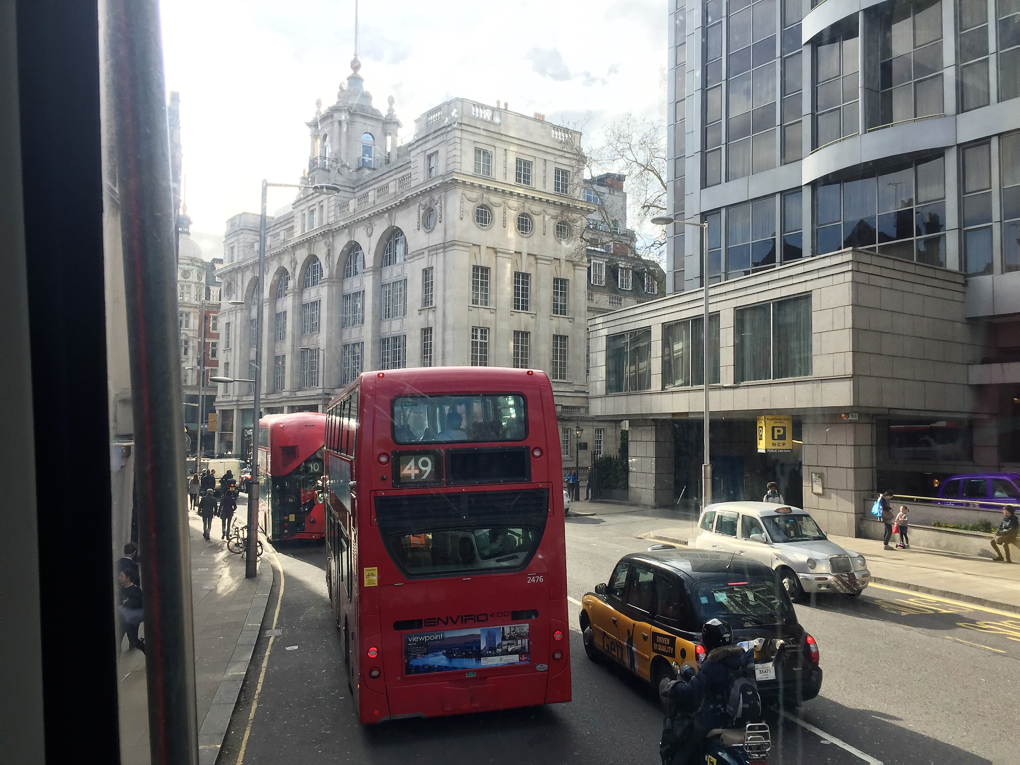 ロンドンの２階建てバスからの眺め