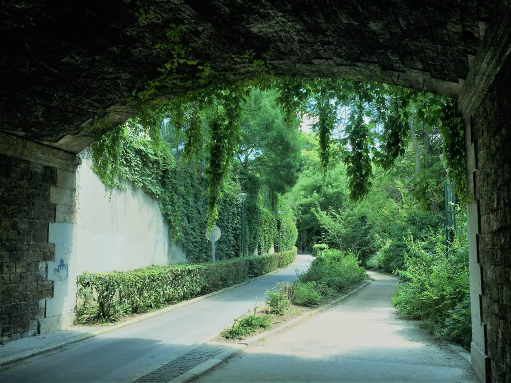 プロムナード・プランテのトンネル